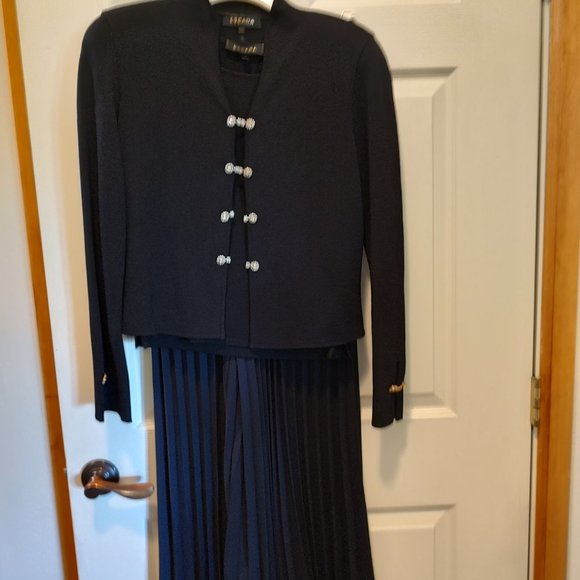 Escada 3 Piece Wide Leg Pant Suit, Sweater, Tank Top, & Wide, Flare Leg Pants - Picture 2 of 11